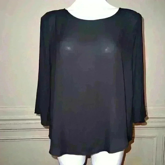 Fun and flowy shirt size Small/Medium - Picture 4 of 6